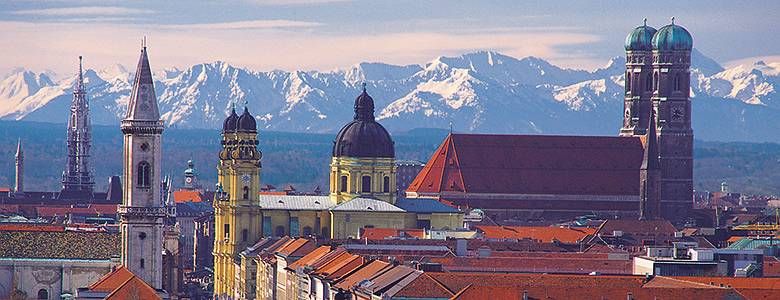 München, Stadtpanorama mit Alpenblick